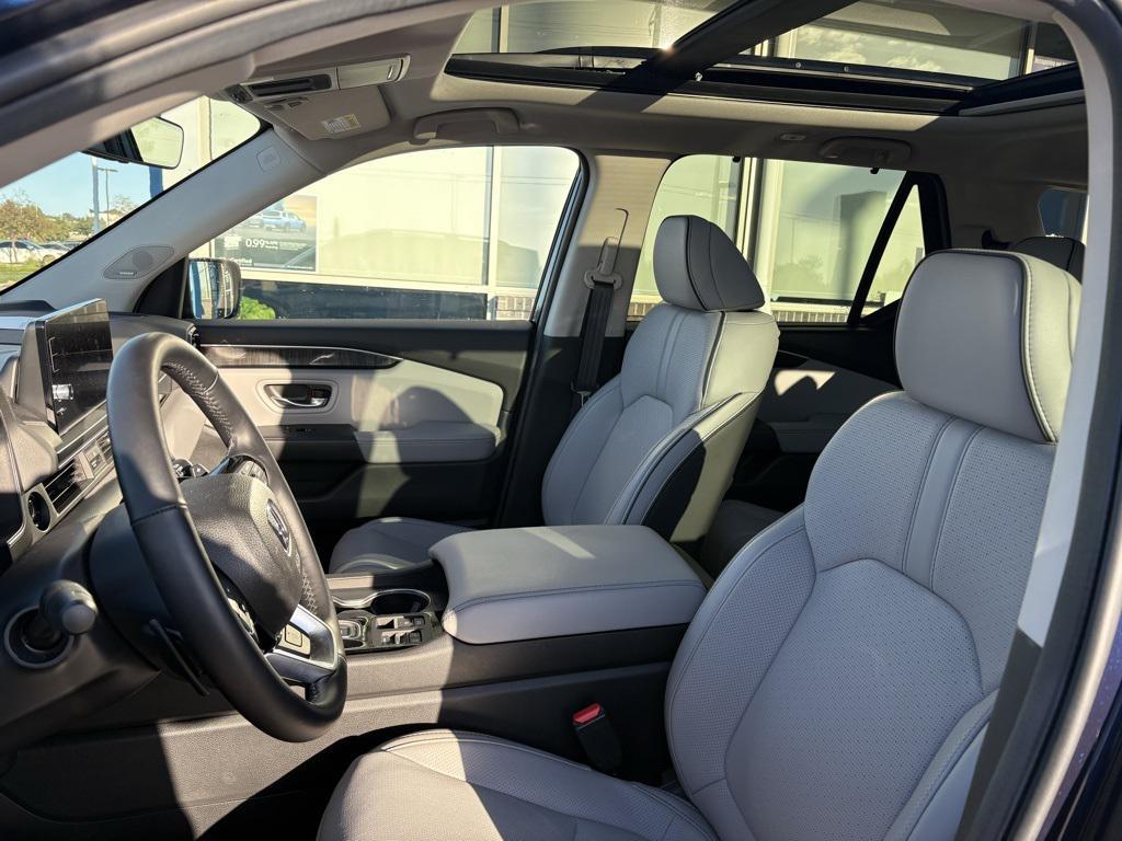 used 2025 Honda Pilot car, priced at $51,991