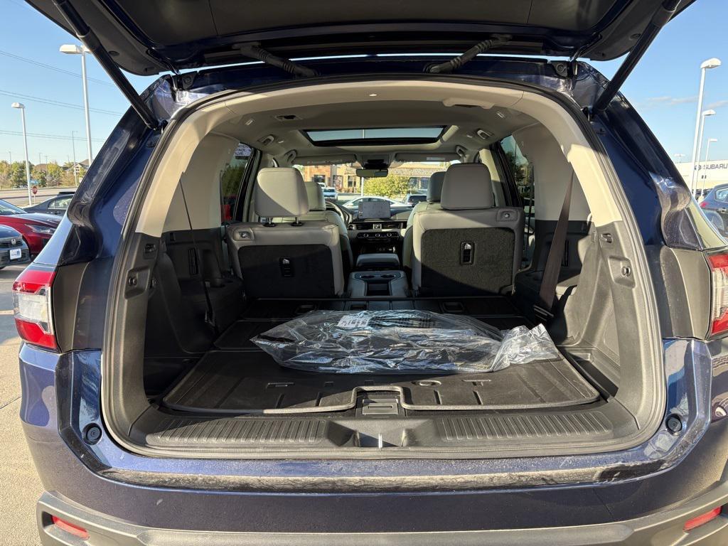 used 2025 Honda Pilot car, priced at $51,991