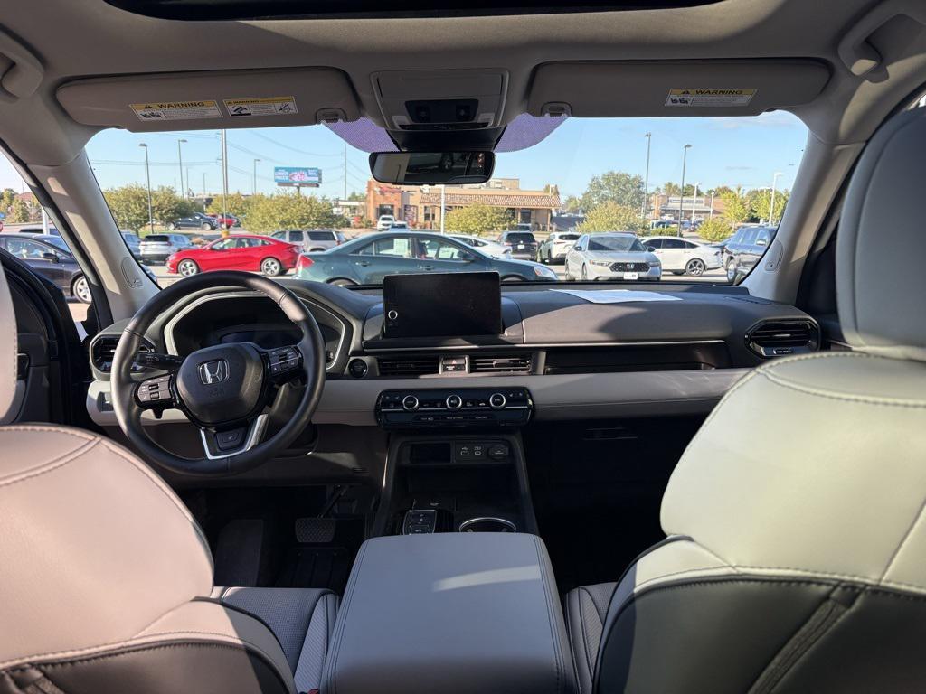 used 2025 Honda Pilot car, priced at $51,991