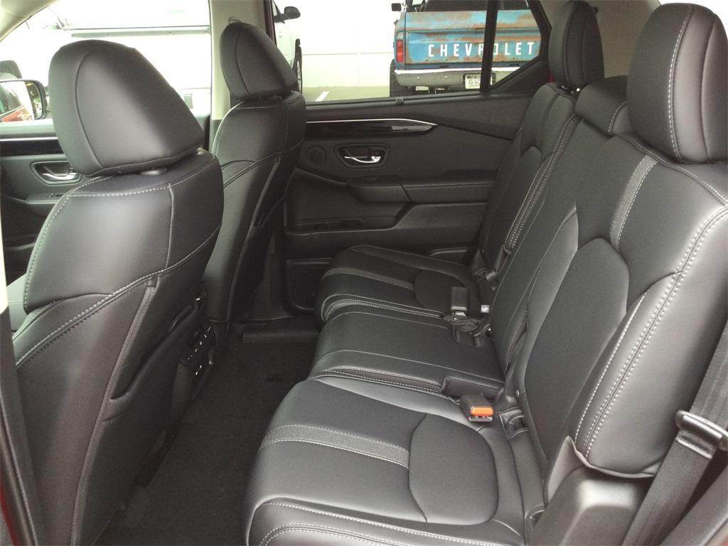 new 2025 Honda Pilot car, priced at $48,280