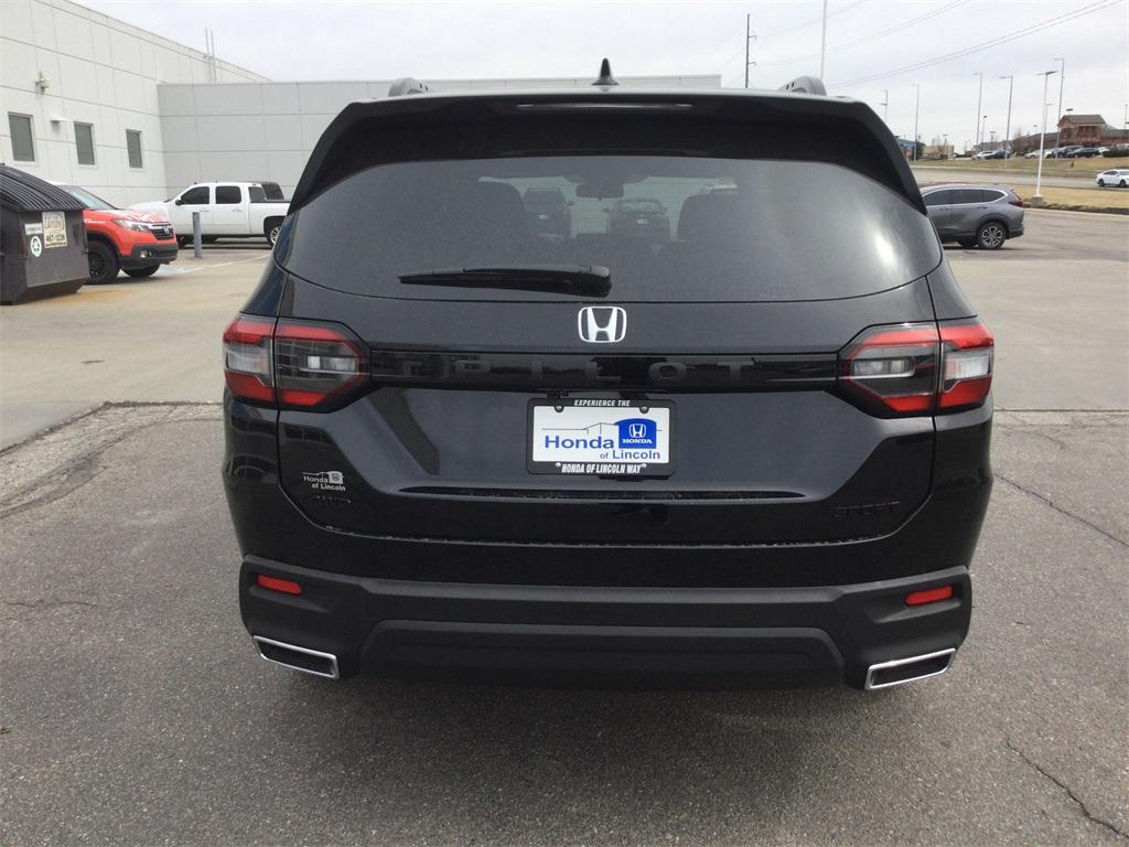 new 2025 Honda Pilot car, priced at $43,795