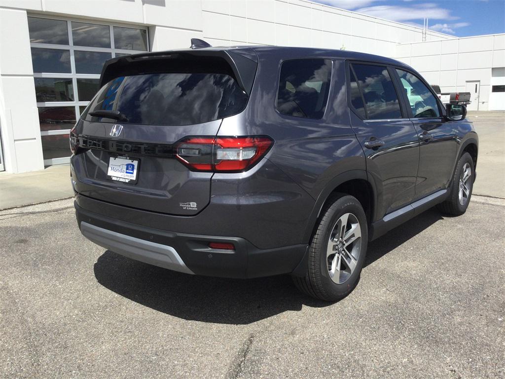 new 2025 Honda Pilot car, priced at $47,095