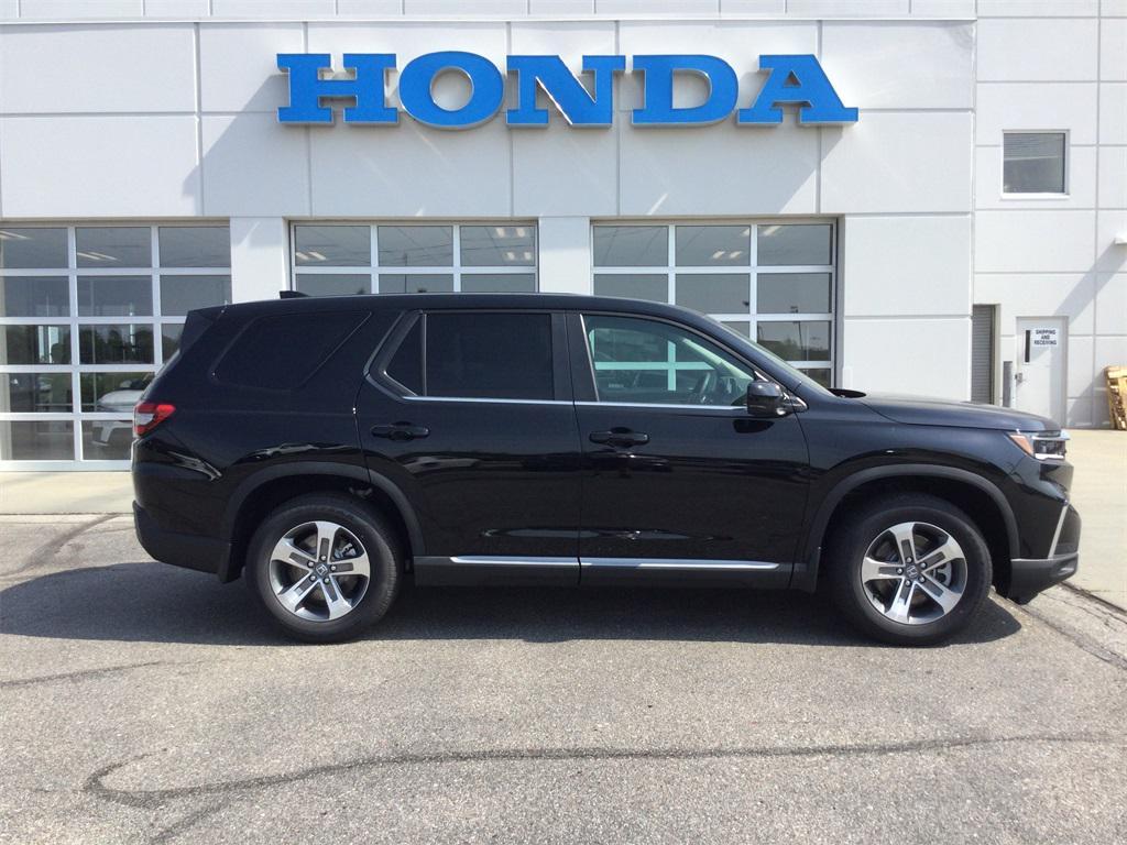 new 2025 Honda Pilot car, priced at $47,095
