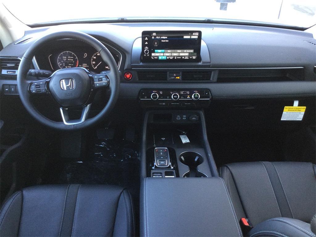 new 2025 Honda Pilot car, priced at $47,095