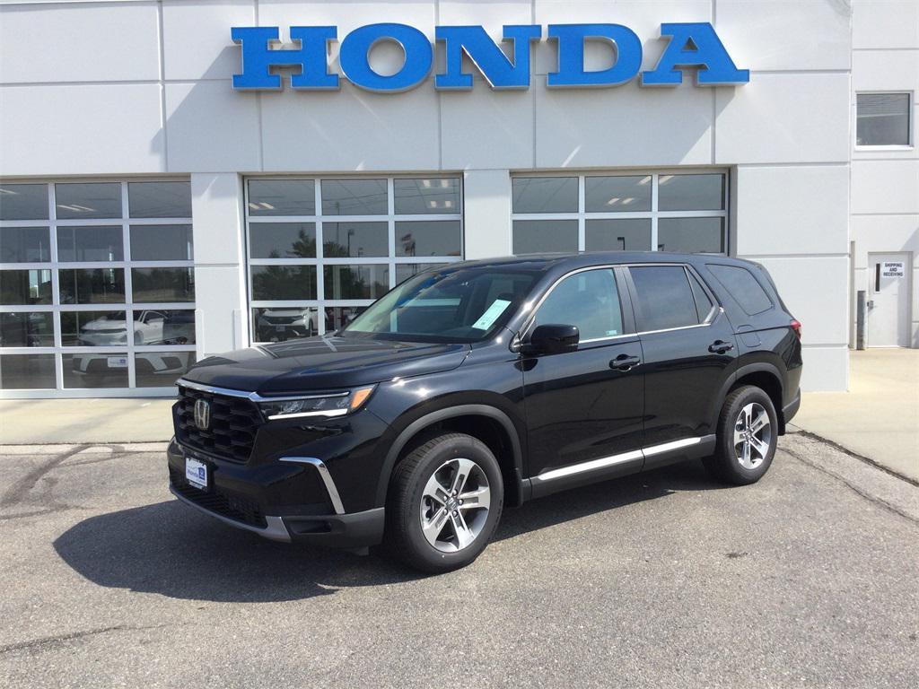 new 2025 Honda Pilot car, priced at $47,095