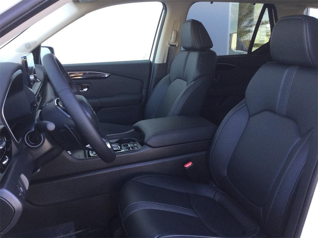 new 2025 Honda Pilot car, priced at $47,095