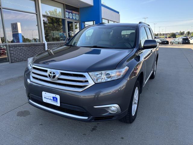 used 2013 Toyota Highlander car, priced at $15,900