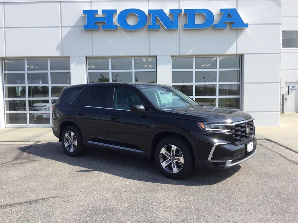 new 2025 Honda Pilot car, priced at $47,095