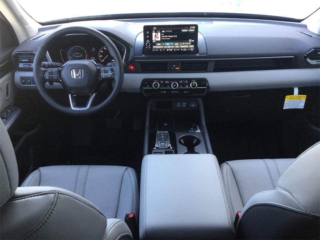 new 2025 Honda Pilot car, priced at $47,095