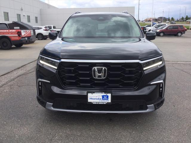 new 2025 Honda Pilot car, priced at $50,995