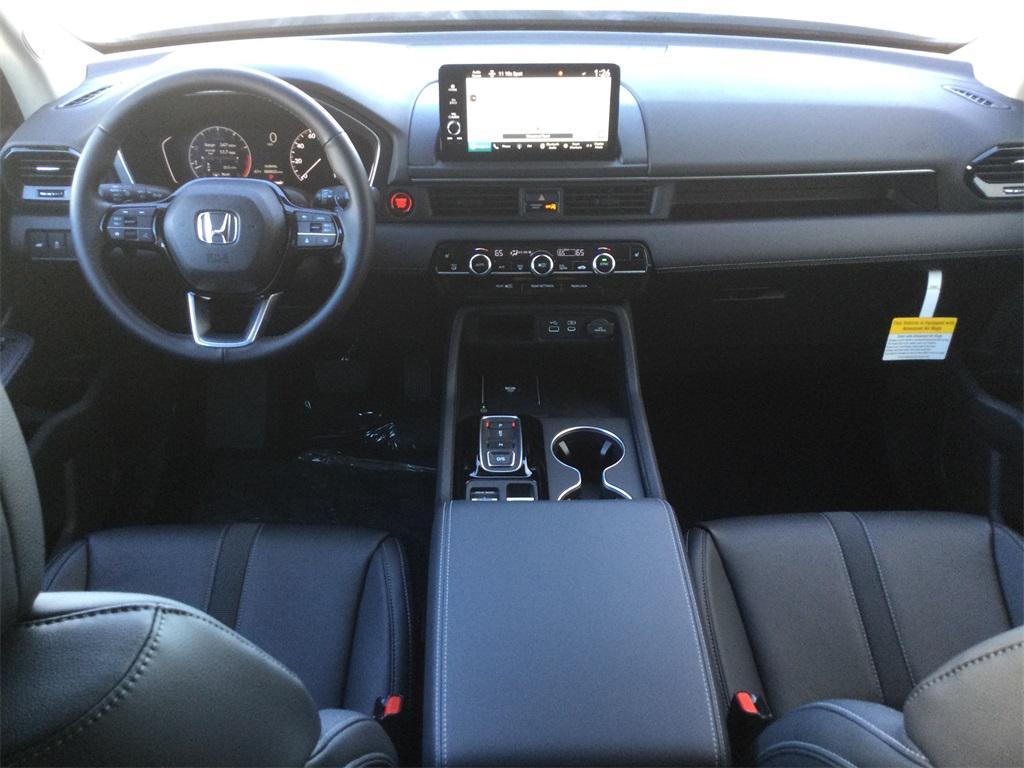 new 2025 Honda Pilot car, priced at $51,505