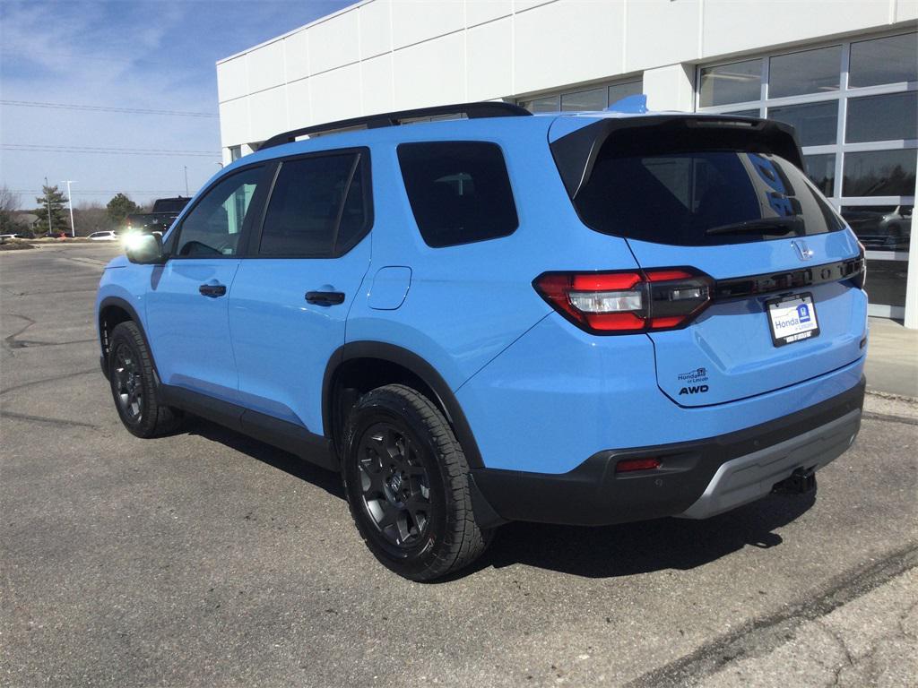 new 2025 Honda Pilot car, priced at $51,350