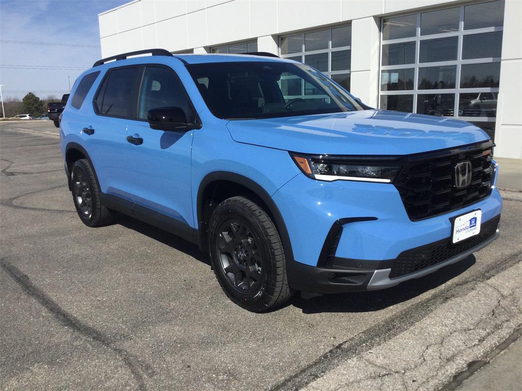 new 2025 Honda Pilot car, priced at $51,350