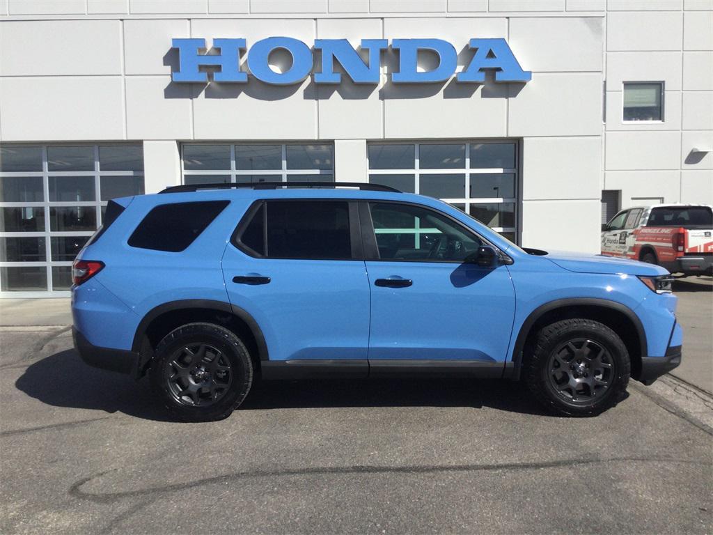 new 2025 Honda Pilot car, priced at $51,350