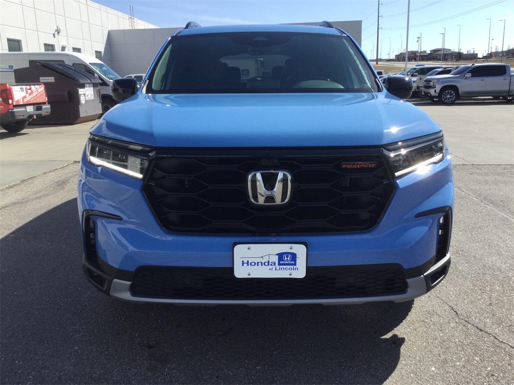 new 2025 Honda Pilot car, priced at $51,350