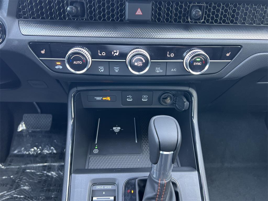 new 2026 Honda CR-V Hybrid car, priced at $41,675