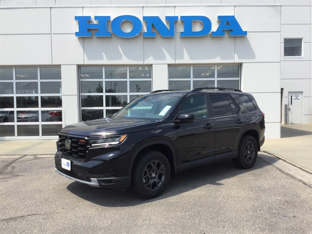 new 2025 Honda Pilot car, priced at $51,375