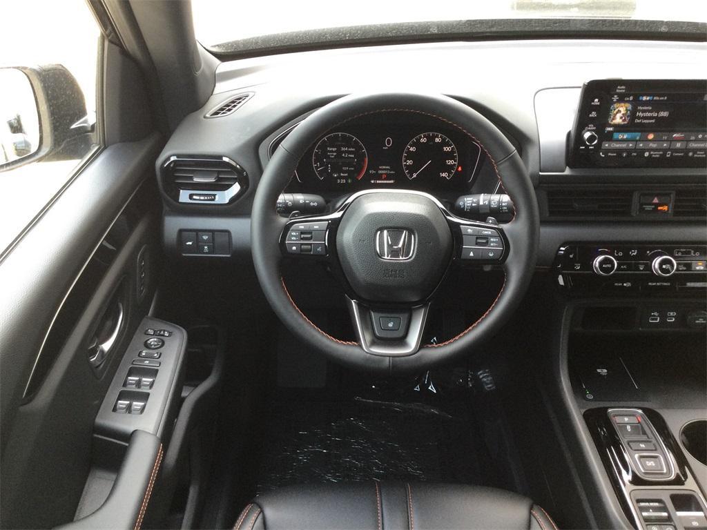 new 2025 Honda Pilot car, priced at $51,375