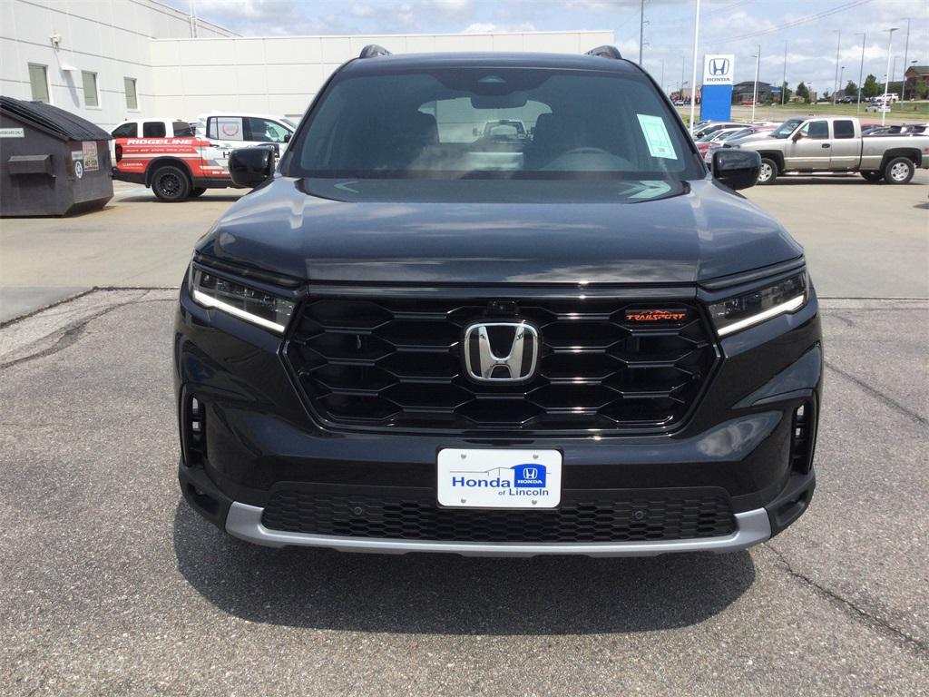 new 2025 Honda Pilot car, priced at $51,375