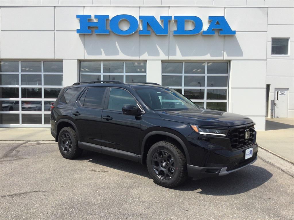 new 2025 Honda Pilot car, priced at $51,375