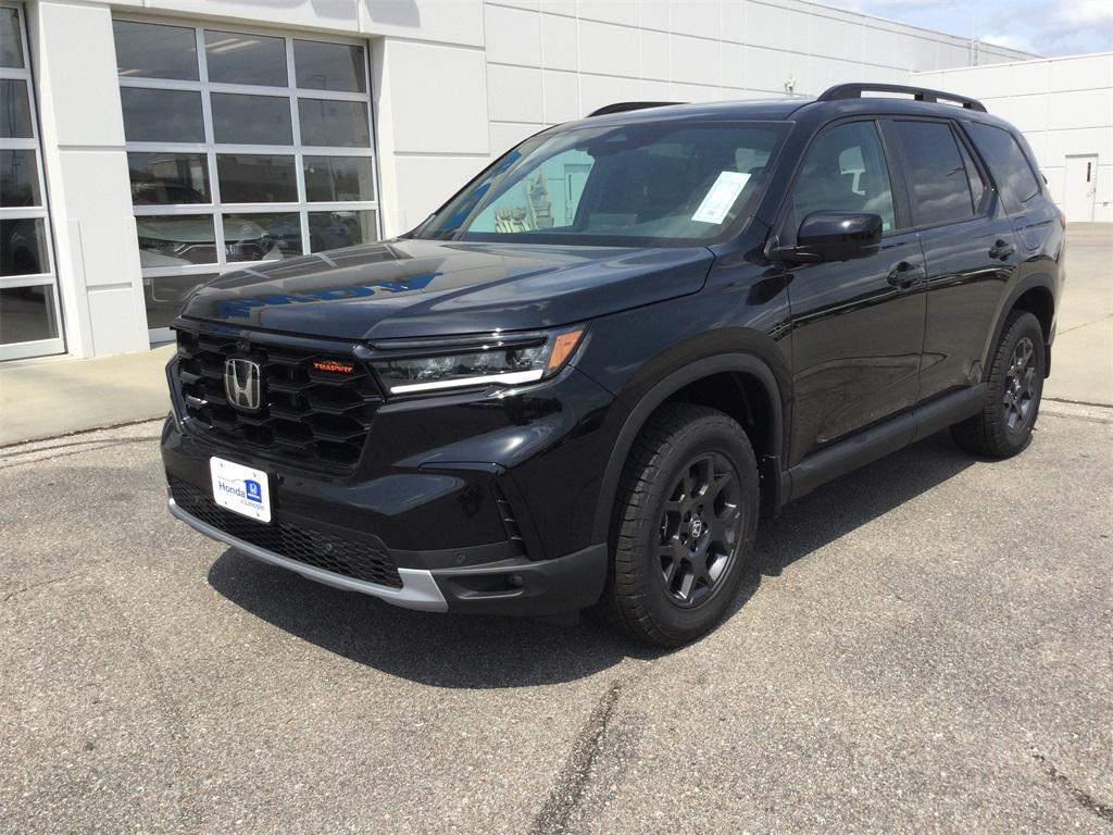 new 2025 Honda Pilot car, priced at $51,375