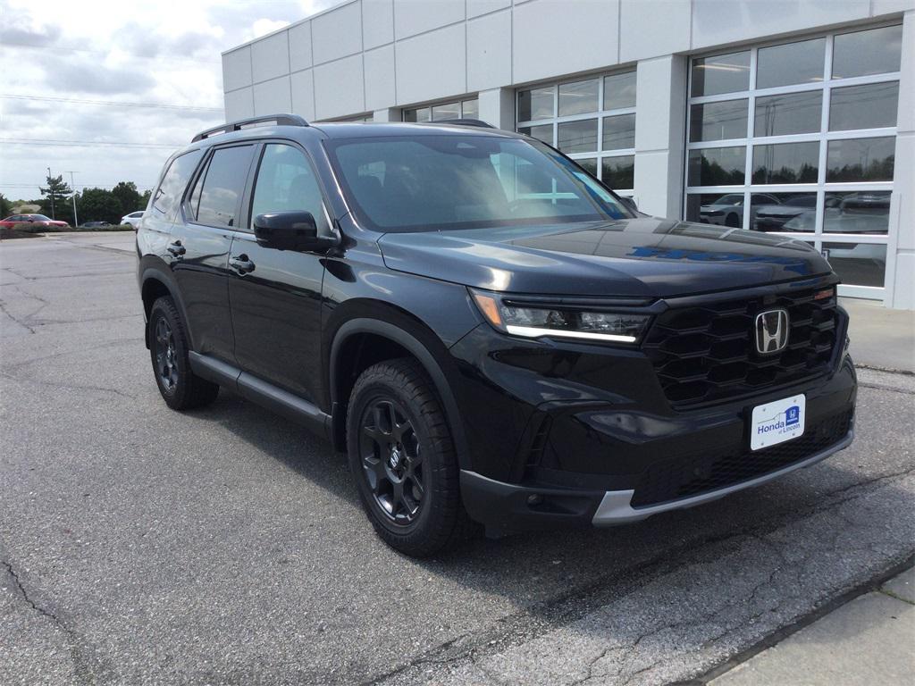 new 2025 Honda Pilot car, priced at $51,375