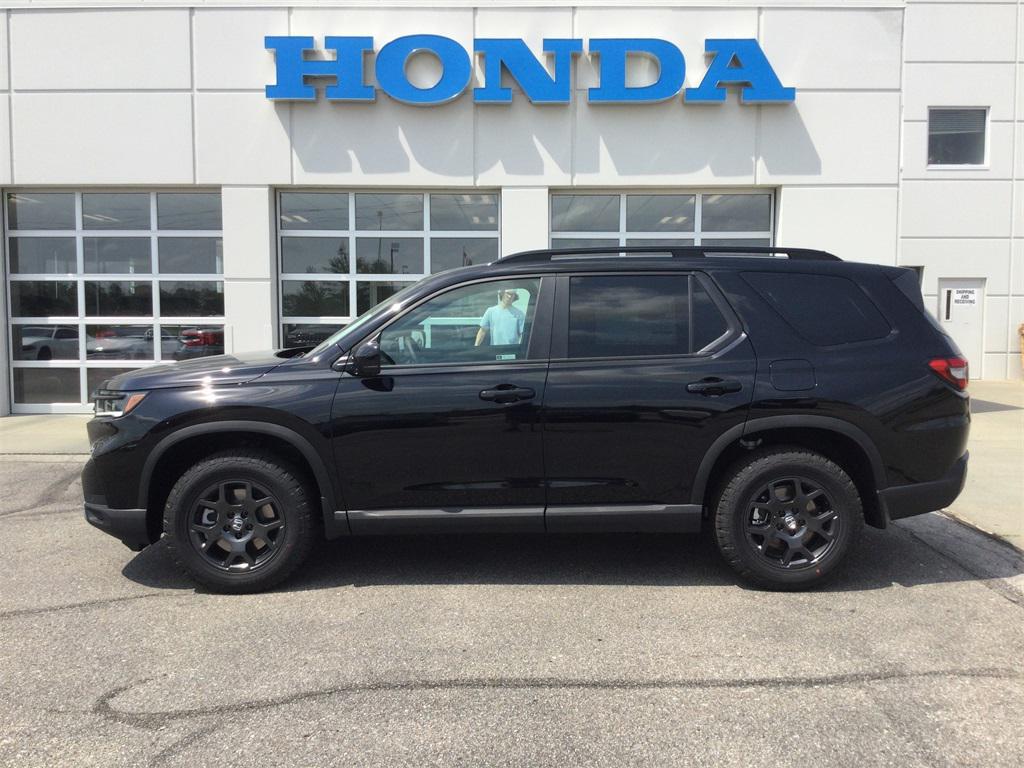 new 2025 Honda Pilot car, priced at $51,375