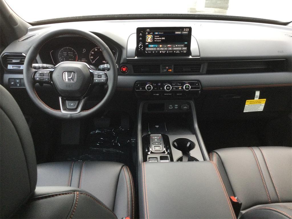 new 2025 Honda Pilot car, priced at $51,375