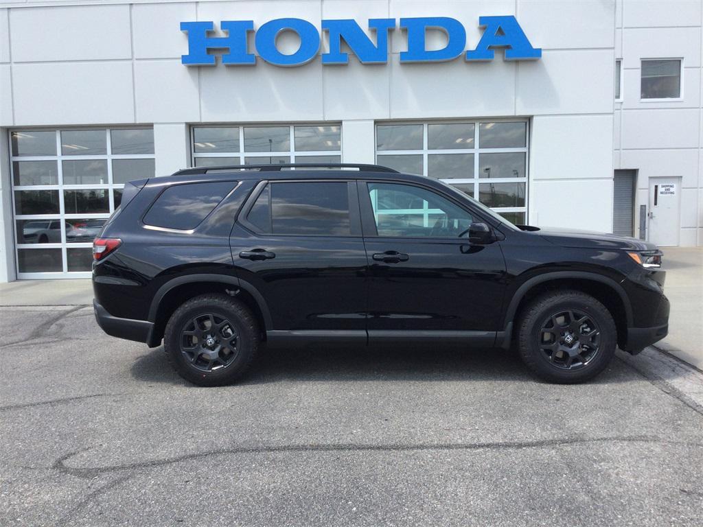 new 2025 Honda Pilot car, priced at $51,375