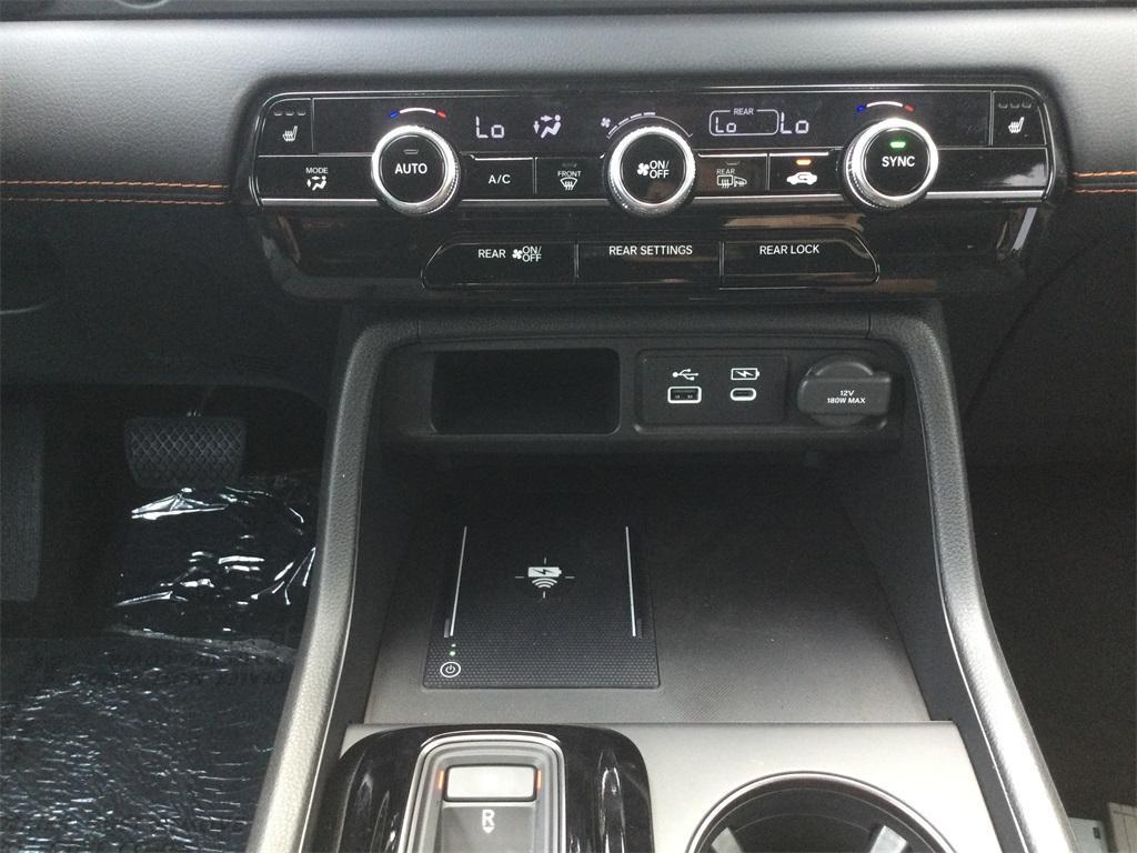 new 2025 Honda Pilot car, priced at $51,375