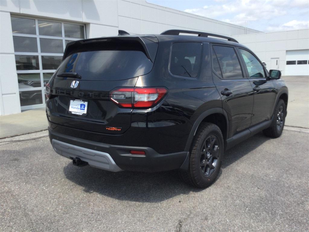 new 2025 Honda Pilot car, priced at $51,375