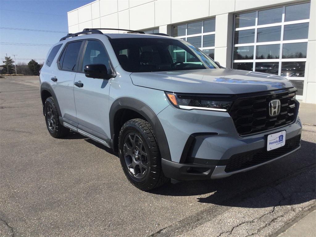 new 2025 Honda Pilot car, priced at $51,350