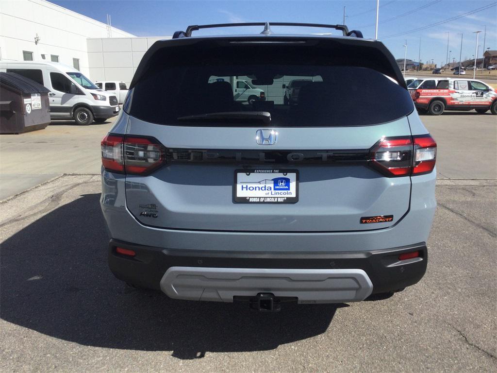 new 2025 Honda Pilot car, priced at $51,350