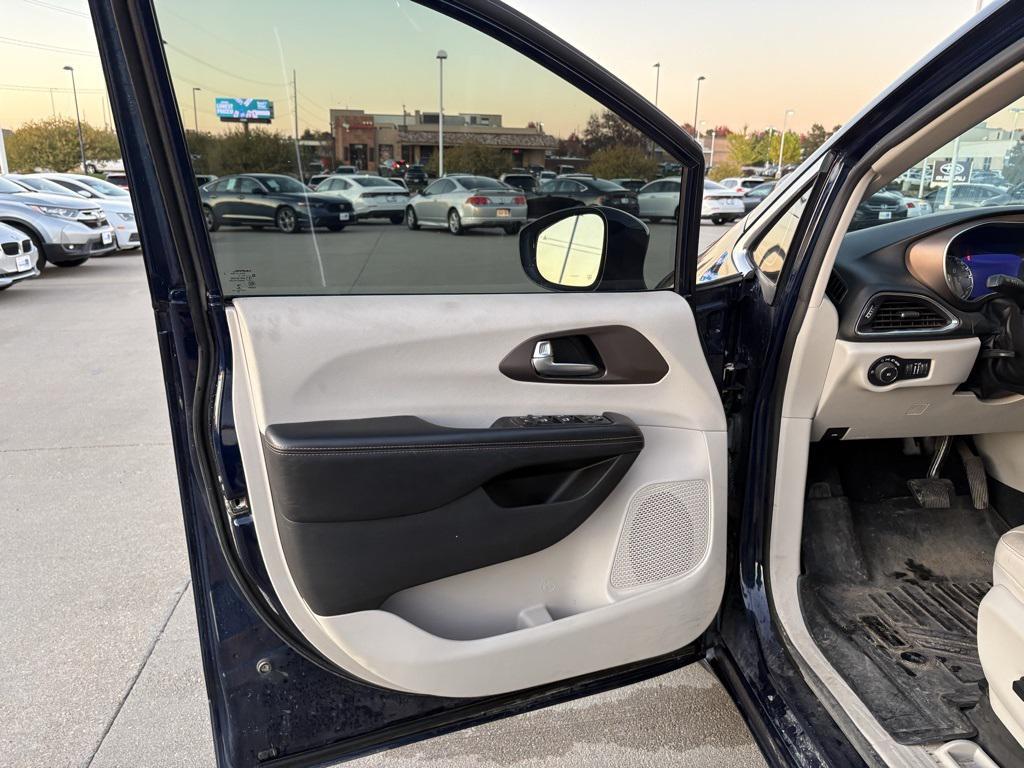 used 2019 Chrysler Pacifica car, priced at $18,731
