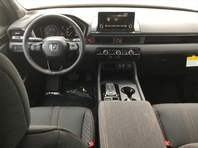 new 2025 Honda Pilot car, priced at $43,750