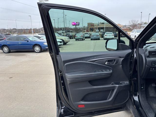 used 2022 Honda Pilot car, priced at $31,971