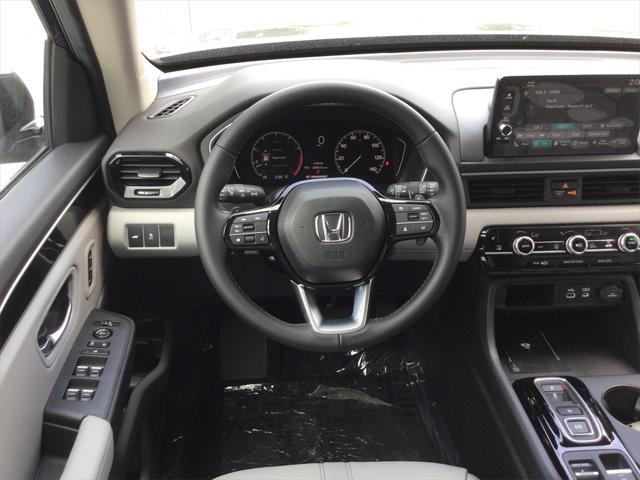 new 2025 Honda Pilot car, priced at $48,235