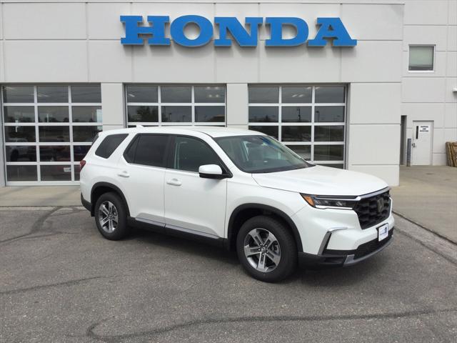 new 2025 Honda Pilot car, priced at $48,235