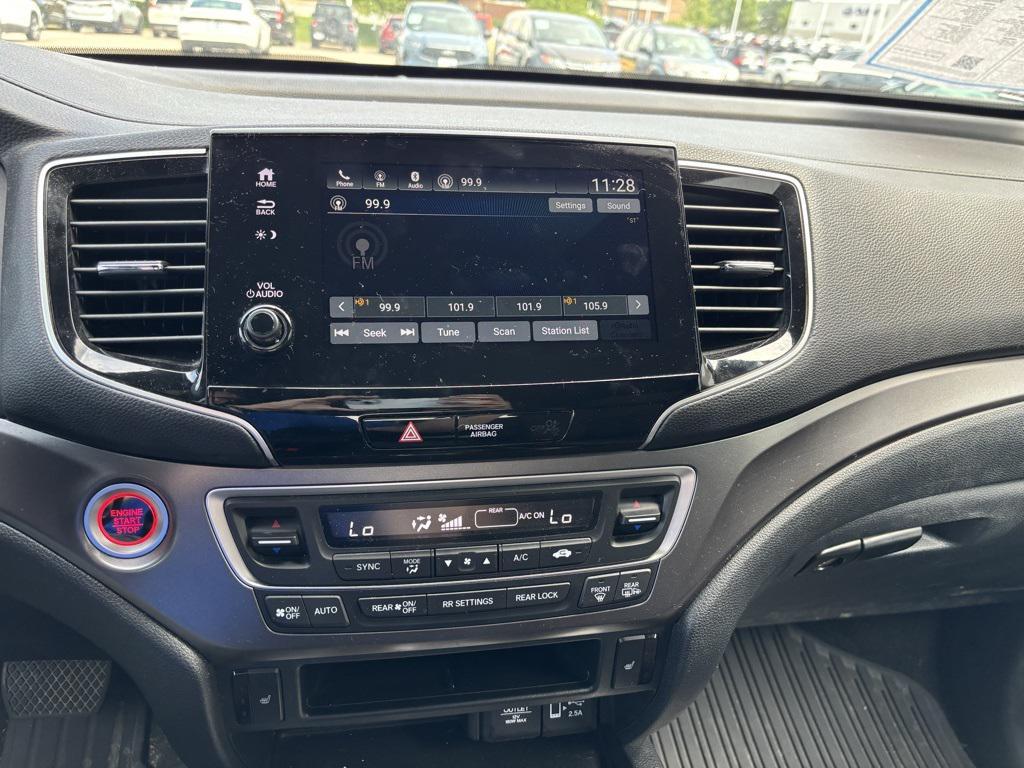 used 2022 Honda Pilot car, priced at $31,991