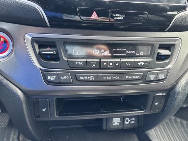 used 2022 Honda Pilot car, priced at $31,991