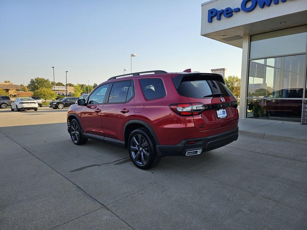 used 2025 Honda Pilot car, priced at $42,995