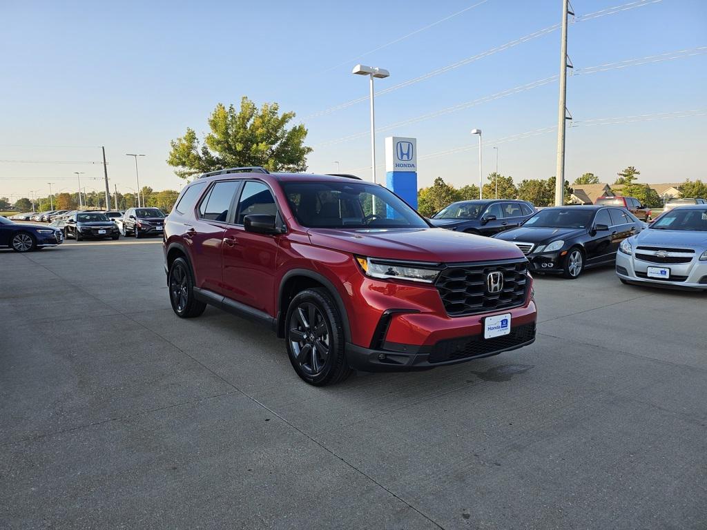 used 2025 Honda Pilot car, priced at $42,995