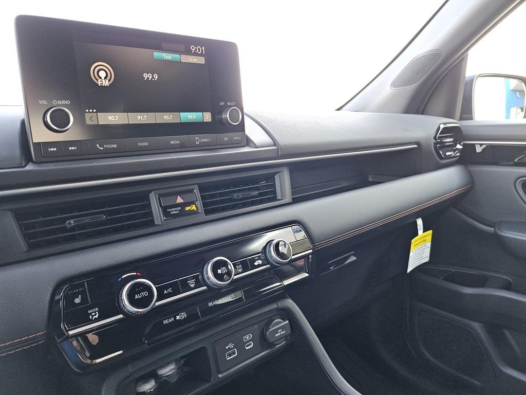 used 2025 Honda Pilot car, priced at $42,995