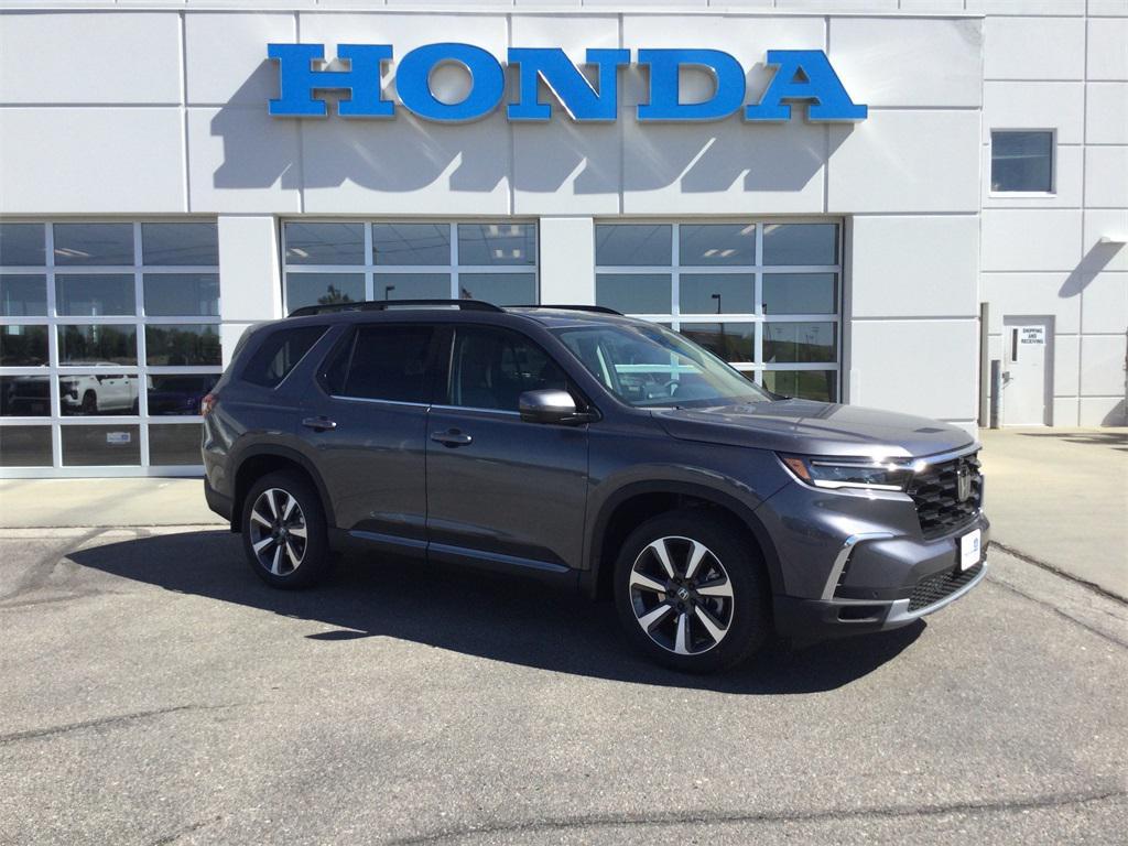 new 2025 Honda Pilot car, priced at $54,575