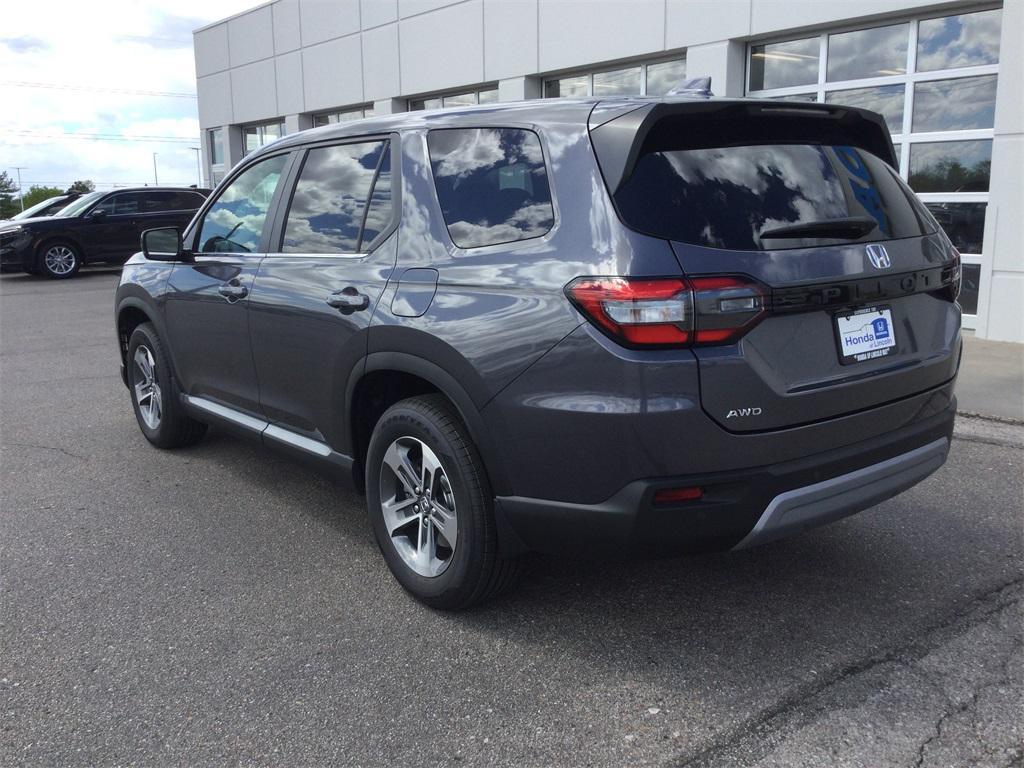 new 2025 Honda Pilot car, priced at $47,050