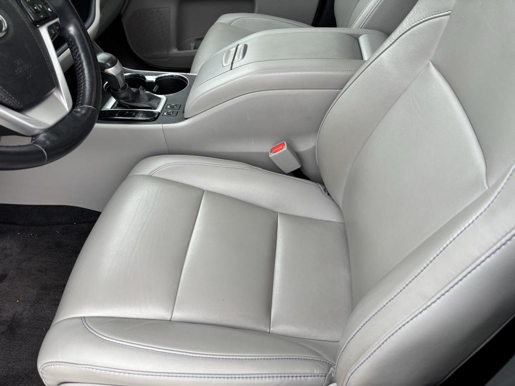 used 2019 Toyota Highlander car, priced at $28,331