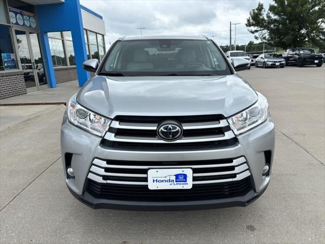 used 2019 Toyota Highlander car, priced at $29,731