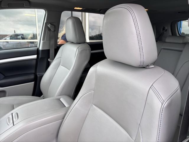 used 2019 Toyota Highlander car, priced at $29,731