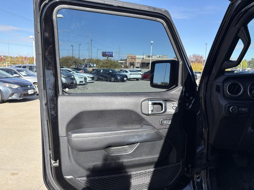 used 2019 Jeep Wrangler Unlimited car, priced at $27,731