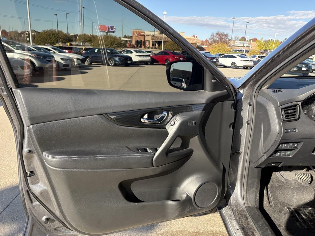 used 2020 Nissan Rogue car, priced at $21,371